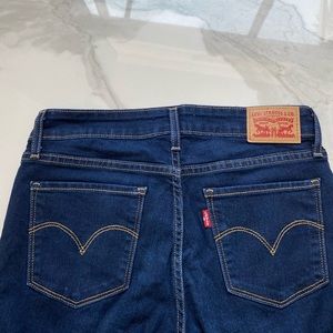 LEVI’S 711 Jeans